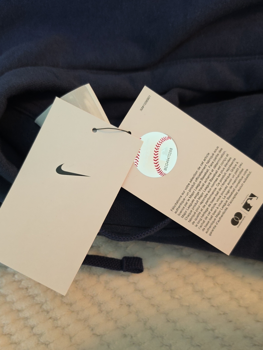 Nike Navy Yankees Pullover Hoodie Brand New - Picture 7 of 7